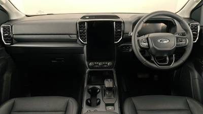 2024 FORD EVEREST interior