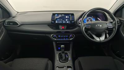 2020 HYUNDAI I30 interior