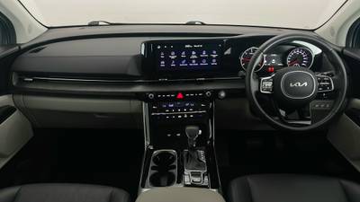 2023 Kia Carnival interior