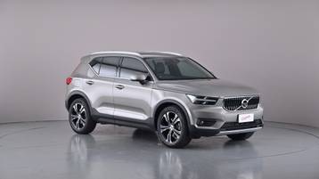 2021 VOLVO XC40