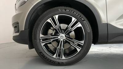 2021 VOLVO XC40 gallery