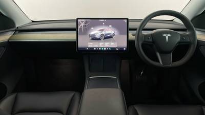 2023 TESLA MODEL Y interior
