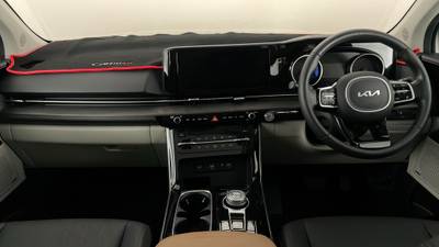 2022 KIA CARNIVAL interior