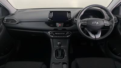 2020 HYUNDAI I30 interior