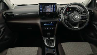 2022 TOYOTA YARIS CROSS interior