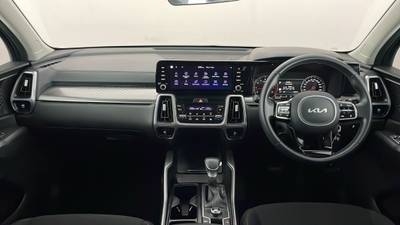 2022 KIA SORENTO interior