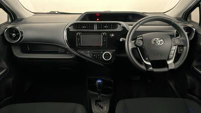 2017 TOYOTA PRIUS-C interior