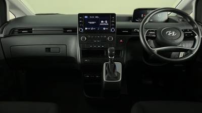 2021 HYUNDAI STARIA interior