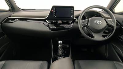 2020 TOYOTA C-HR interior