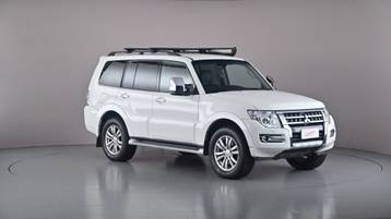 2018 MITSUBISHI PAJERO