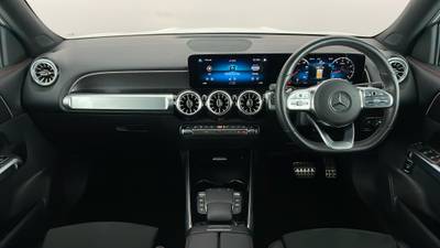 2022 MERCEDES-BENZ GLB interior