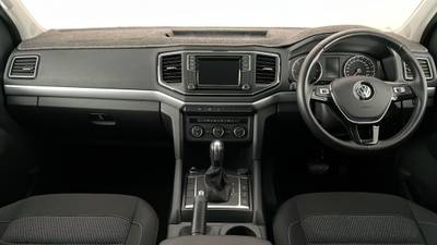 2019 VOLKSWAGEN AMAROK interior