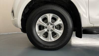 2019 NISSAN NAVARA gallery