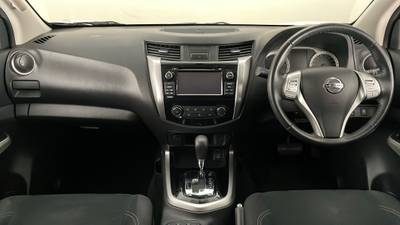 2019 NISSAN NAVARA interior