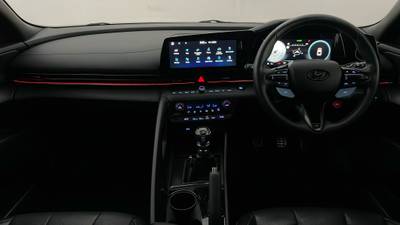 2023 HYUNDAI I30 interior