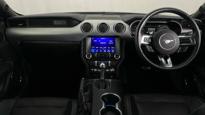 2020 FORD MUSTANG interior