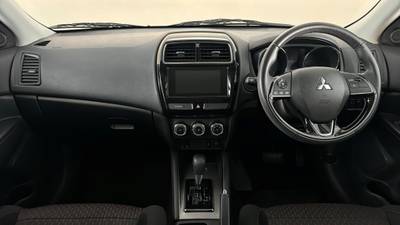 2019 MITSUBISHI ASX interior
