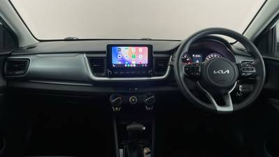 2022 KIA STONIC interior
