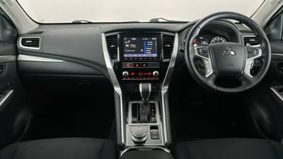 2021 MITSUBISHI PAJERO SPORT interior