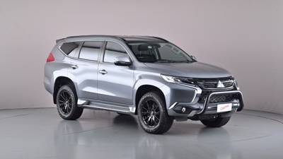 2019 MITSUBISHI PAJERO SPORT interior