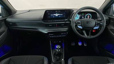 2024 HYUNDAI I20 interior