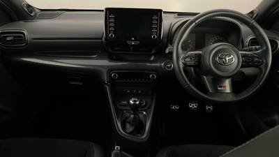 2020 TOYOTA YARIS interior