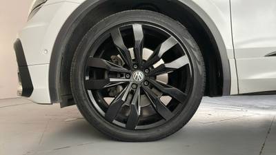 2018 VOLKSWAGEN TIGUAN gallery