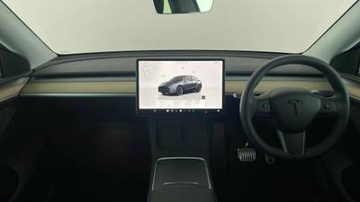 2023 TESLA MODEL Y interior