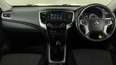 2018 MITSUBISHI TRITON interior
