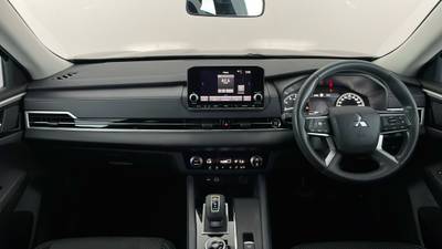 2023 MITSUBISHI OUTLANDER interior