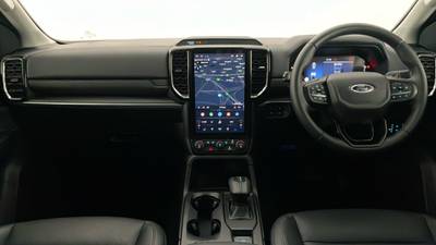 2024 FORD EVEREST interior