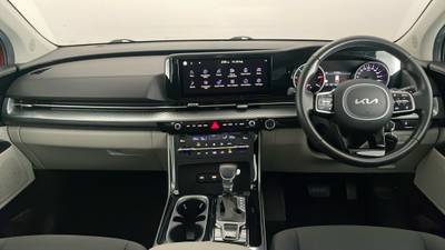 2022 KIA CARNIVAL interior