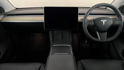 2023 TESLA MODEL Y interior