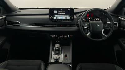2023 MITSUBISHI OUTLANDER interior