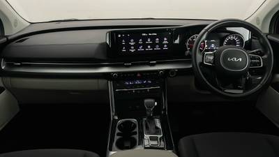 2021 KIA CARNIVAL interior