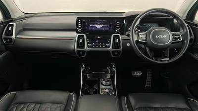 2022 KIA SORENTO interior