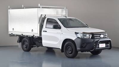 2020 TOYOTA HILUX interior