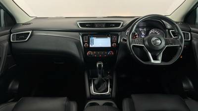 2017 NISSAN QASHQAI interior