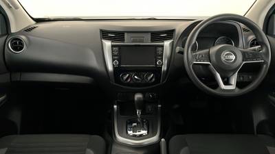 2022 NISSAN NAVARA interior