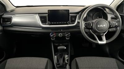 2022 KIA STONIC interior