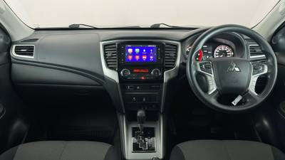 2021 MITSUBISHI TRITON interior