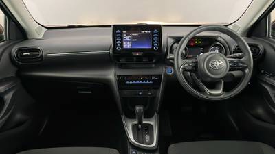 2021 TOYOTA YARIS CROSS interior