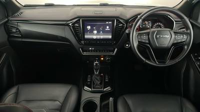 2023 Isuzu D-MAX interior