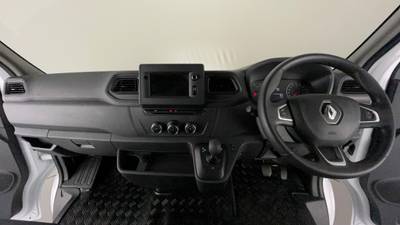 2020 RENAULT MASTER interior
