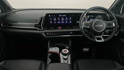 2022 Kia Sportage interior