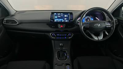 2020 HYUNDAI I30 interior