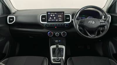 2021 HYUNDAI VENUE interior