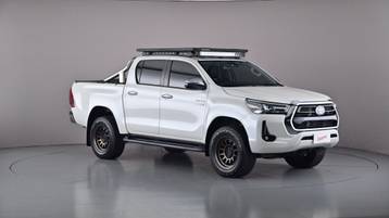2021 TOYOTA HILUX