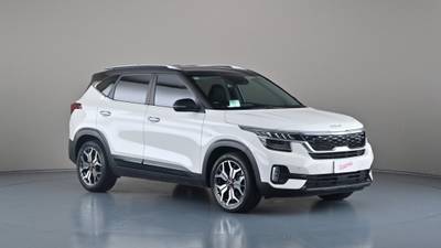 2022 KIA SELTOS interior