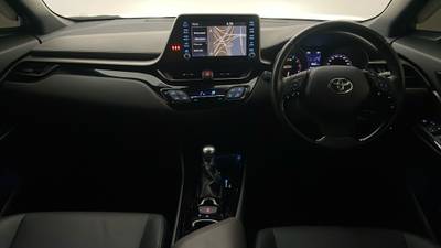 2020 TOYOTA C-HR interior